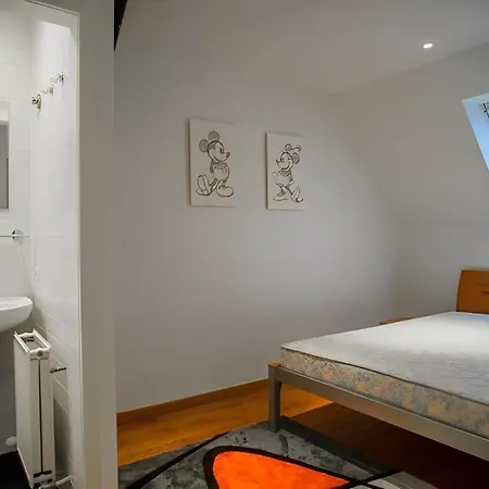 Big And Comfortable Triplex In Knokke Exterior photo