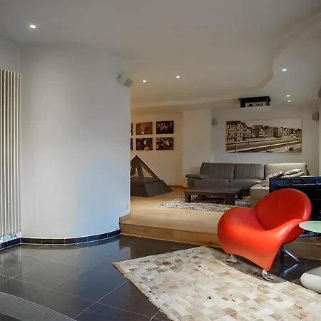 Big And Comfortable Triplex In Knokke Exterior photo